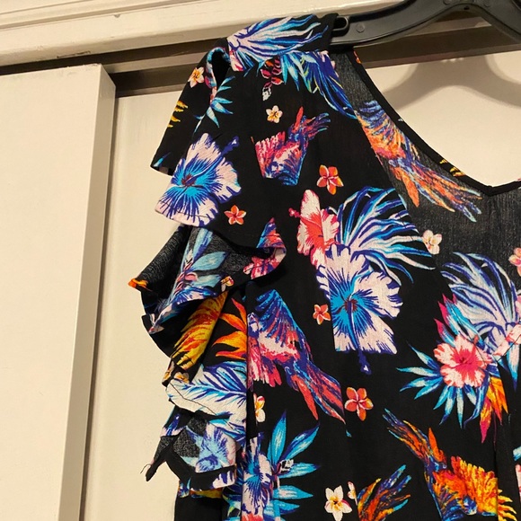 Floral Romper - Picture 5 of 7